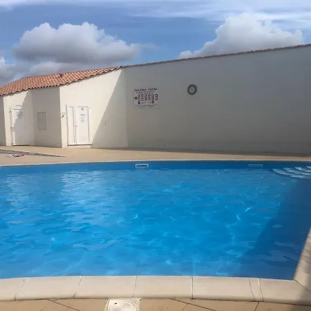 Maison 6 Personnes Dans Domaine Avec Piscine - 800m בית נופש *